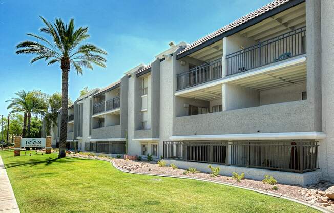 The Icon on Central Apartments in Phoenix, Arizona Exterior