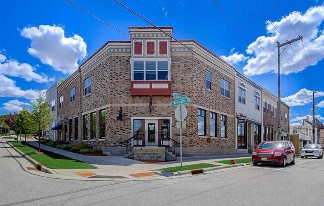 Luxury Two-bedroom apartment in downtown Stoughton