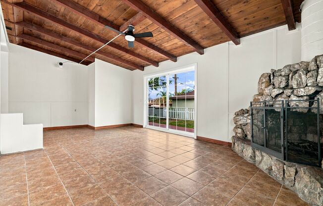 3 beds, 1.5 baths, $4,300