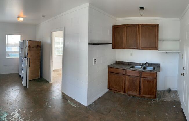 1 bed, 1 bath, 500 sqft, $650, Unit Admiral4