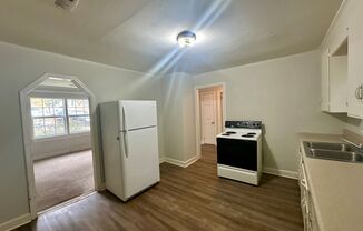 3 beds, 1 bath, $900