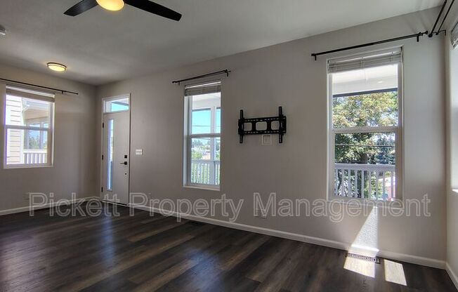 147 N WYCOFF AVE