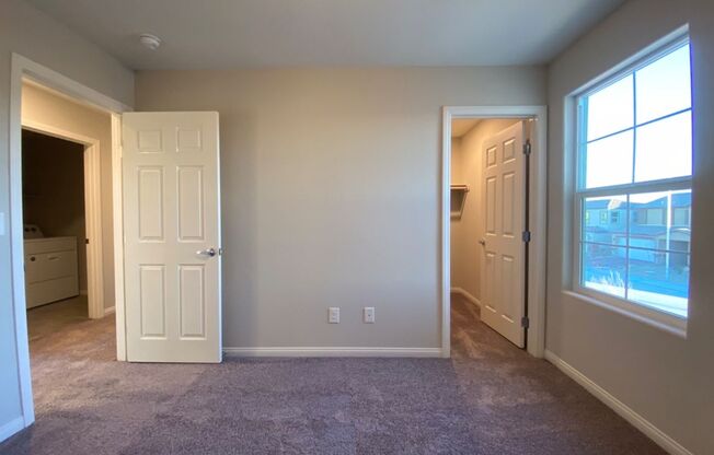4 BED 2.5 BATH 2 CAR GARAGE,  LARGE CORNER LOT, GATED COMMUNITY IN NORTH VEGAS.