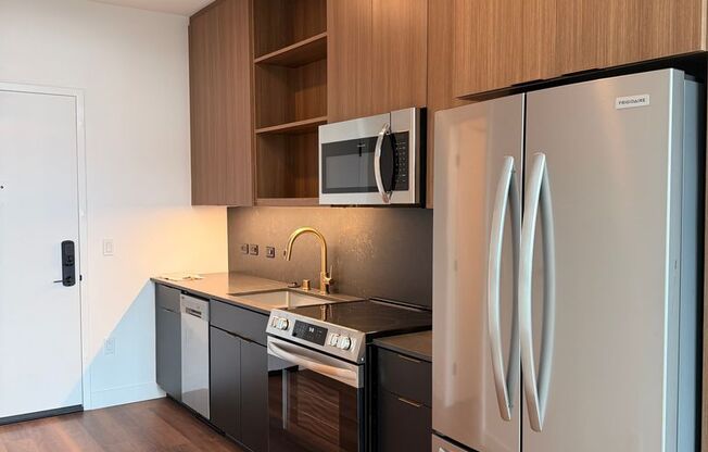 Studio, 1 bath, 362 sqft, $2,660, Unit 903