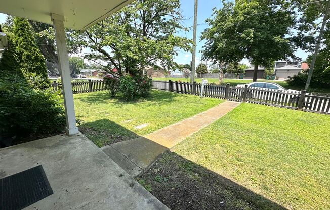 Cleveland Park Renovation!  Walking Distance to Everything! Jetted Shower - Fully Fenced - Garage - Storage - Pets Ok!