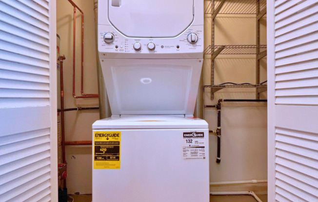 1 bed, 1 bath, $1,885, Unit E4