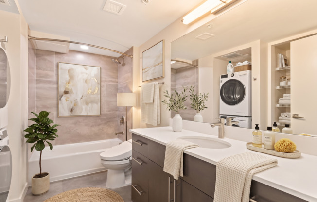 Studio, 1 bath, 384 sqft, $1,408, Unit 201