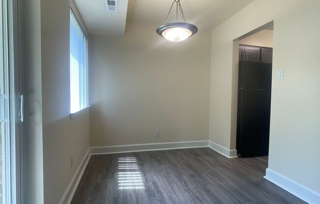2 beds, 2 baths, 1,000 sqft, $1,975, Unit 14225 #102
