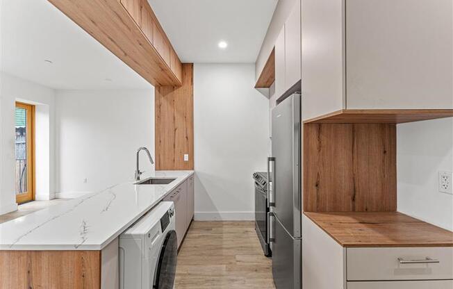 128 MOFFAT ST