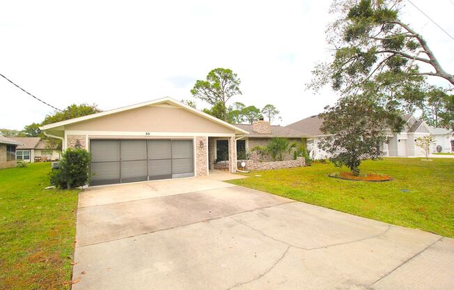 2 Bed 2 Bath w Flex Room Home in the F Section of Palm Coast!