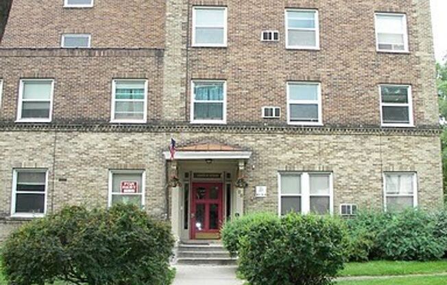 SEPTEMBER MOVE IN~Studio, 1 Bedroom, and 2 Bedroom Apartments for Sept 2022- Close by the University of Minnesota