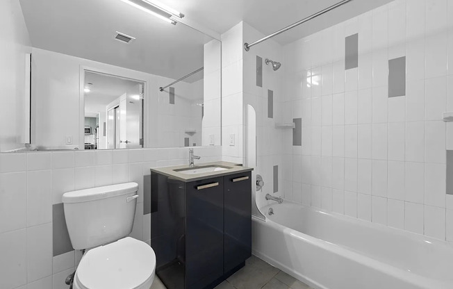 3 beds, 2 baths, $5,500, Unit 719