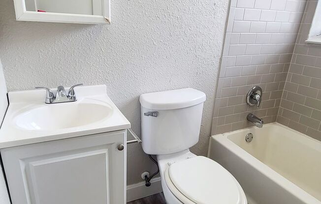 1 bed, 1 bath, 611 sqft, $1,150, Unit 4440-201