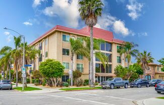 ONE TIME RENTAL - 5959 E. NAPLES PLAZA (KROSBY)