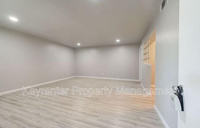 1309 CROWN PT AVE
