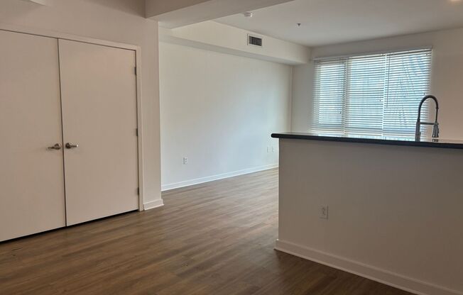 Studio, 1 bath, 611 sqft, $2,045, Unit 441