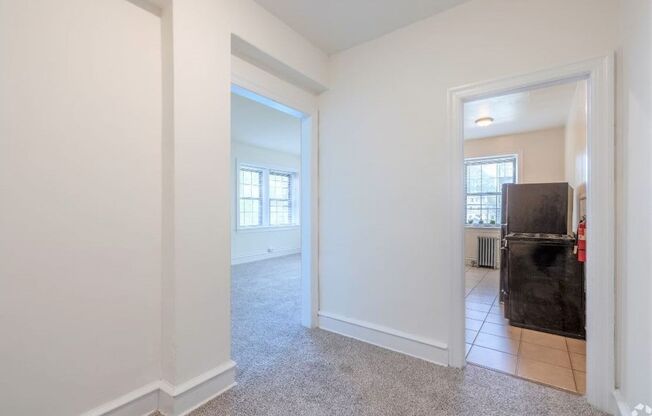 2 beds, 1 bath, 750 sqft, $1,319, Unit W104