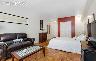 Studio, 1 bath, $3,000, Unit 5J