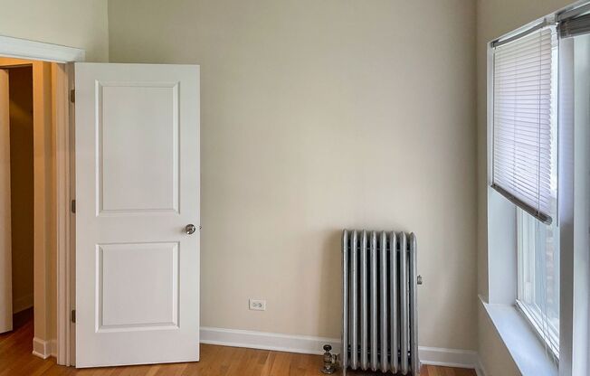 3 beds, 2.5 baths, 1,200 sqft, $3,300, Unit 3922-3