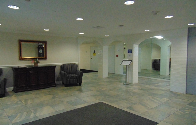 1 bed, 1 bath, 765 sqft, $2,100, Unit 816