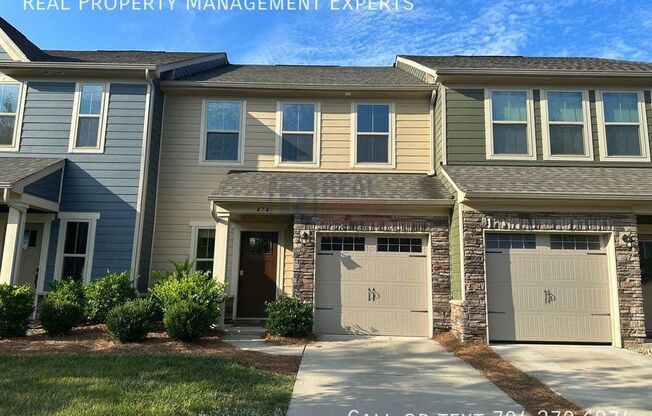 3 beds, 2.5 baths, 1,767 sqft, $1,900