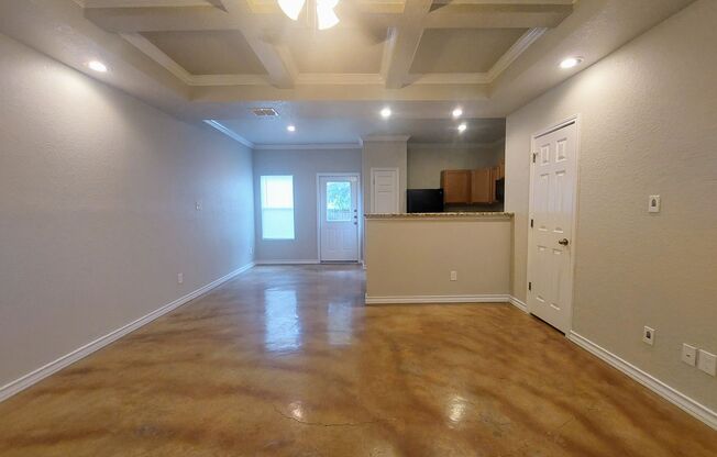 Beautiful townhome! 3 BR, 2.5 Bath, 1 car garage. Great location near the Medical Center, Loop 410 and USAA.