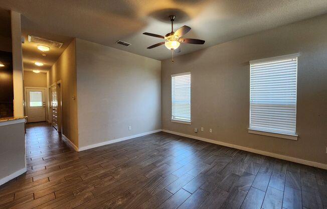 2 Weeks Free RENT! 3/2/2 Close to Creekside / Xeriscape Front Yard / Fenced in Backyard / Covered Back Patio / CISD