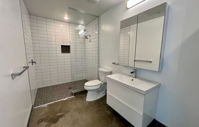 Studio, 1 bath, 560 sqft, $2,395, Unit 18