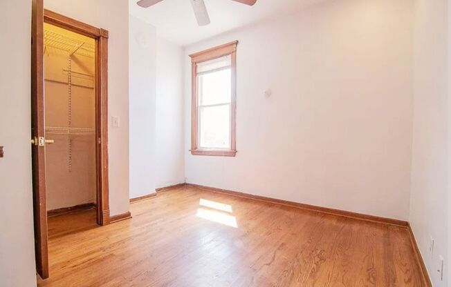 4Br Home Near West Warren Blvd in Chicago