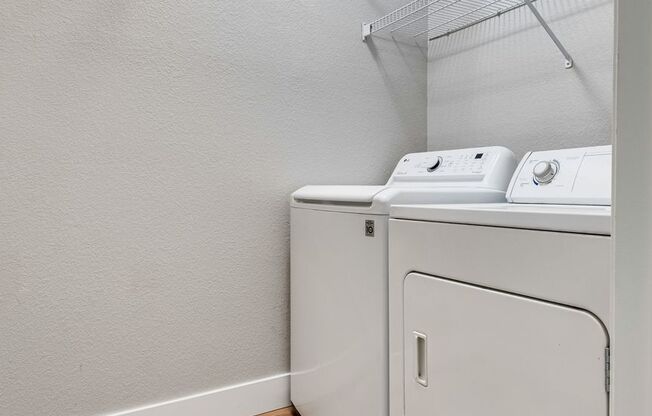 2 beds, 2 baths, $1,475, Unit # 2174