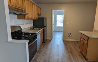 1 bed, 1 bath, 600 sqft, $1,775, Unit 353 Seminary Avenue