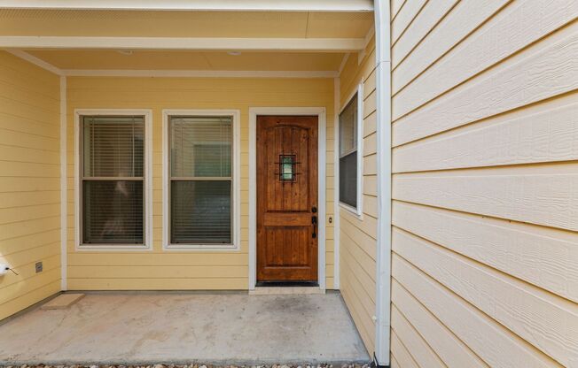 UT PRE-LEASE: Beautiful 6 BR / 4 BA North Loop Area, Mins to UT - W/D Included