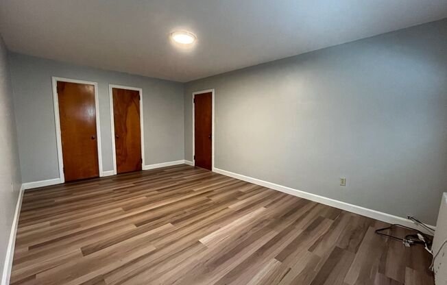 2 beds, 1 bath, 800 sqft, $1,960, Unit 6230 Fifth Ave. #123E