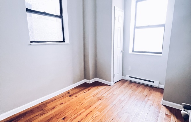 342 MANHATTAN AVE