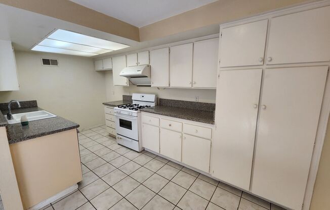 Fullerton 3 Bedroom Townhouse
