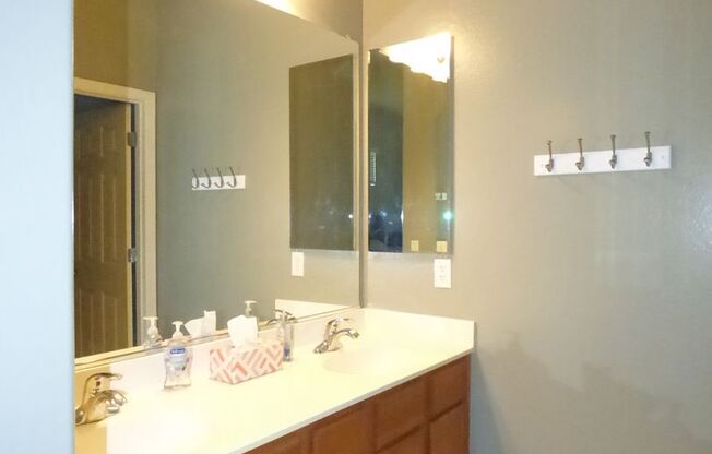 2 beds, 2 baths, $1,895