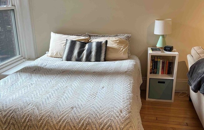 Studio, 1 bath, 350 sqft, $2,200, Unit 4