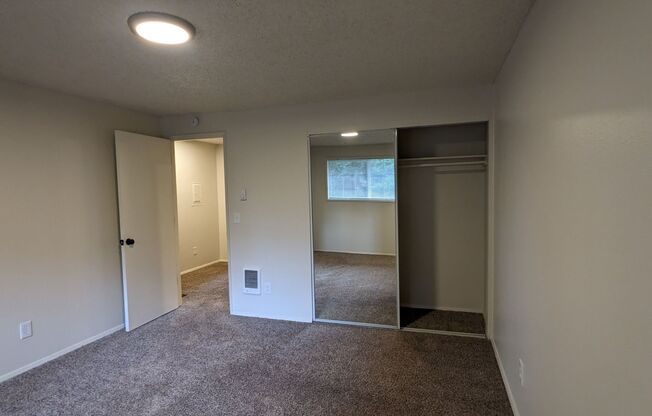 2 beds, 1.5 baths, 900 sqft, $1,545, Unit 7869