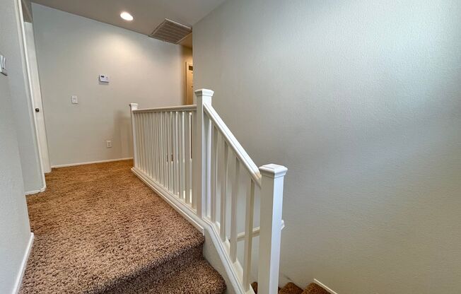 3 beds, 2.5 baths, $1,900, Unit Gate code is K089621 OR K160772