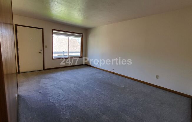 Hilltop 1BD I 1BA Apartment - Homestead