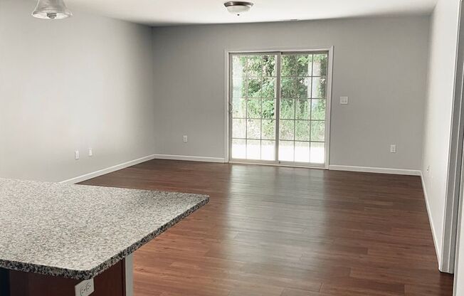 3 beds, 2 baths, 1,326 sqft, $1,495, Unit 103