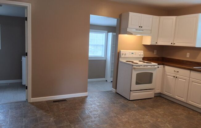 2 beds, 1 bath, $1,100