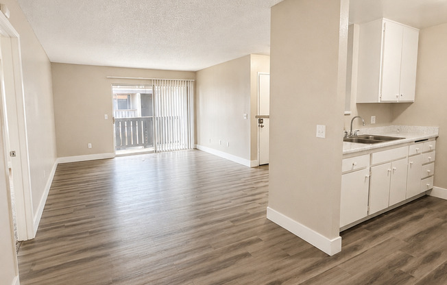1 bed, 1 bath, 714 sqft, $1,795, Unit 063