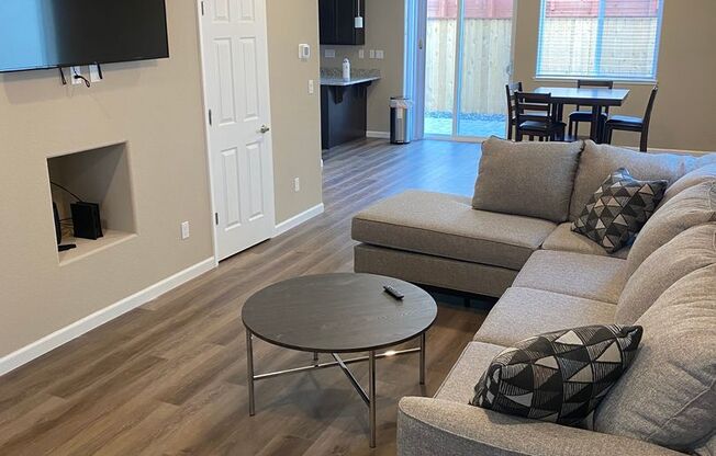 Fully Furnished 2-Story Home in North Reno