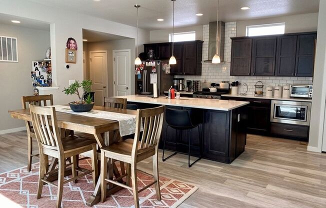 Impressive Newer House In Mosaic