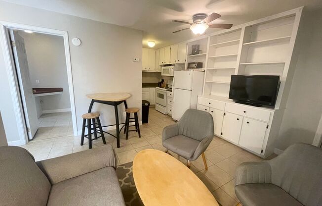 2 bedroom 1 bath walk to campus