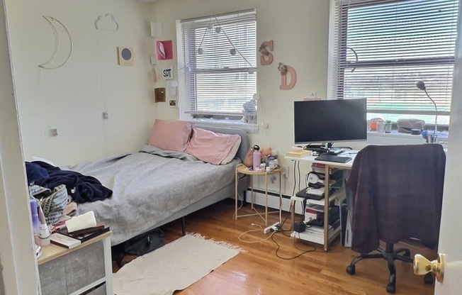 1039 COMMONWEALTH