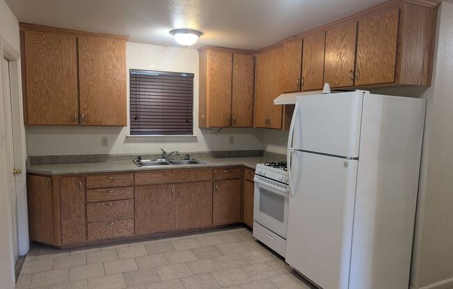 2 beds, 1 bath, 850 sqft, $1,125, Unit 4336