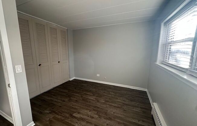 2 beds, 1 bath, 785 sqft, $2,095, Unit 01 R