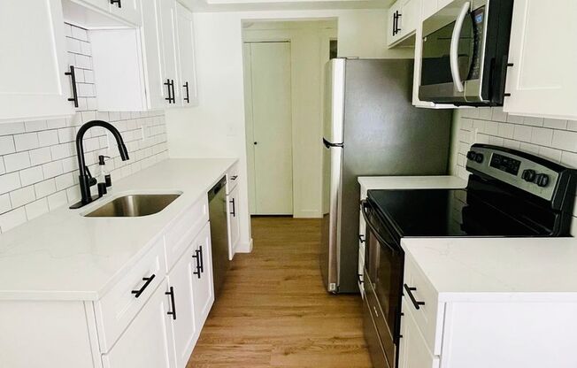 2 beds, 1 bath, 815 sqft, $1,495, Unit Unit 1 (STR)